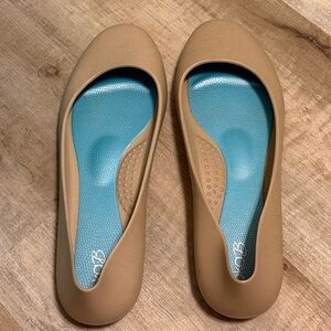 OKA b. Tan Women's Flats